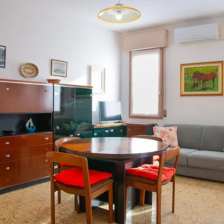 Apartament Guesthost - Cozy Flat With Terrace Near The