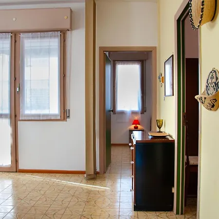 Guesthost - Cozy Flat With Terrace Near The Apartament *