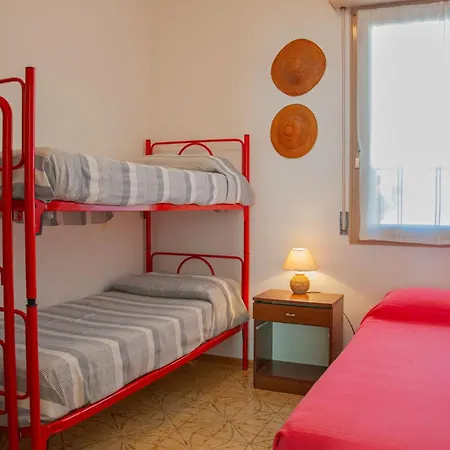 Guesthost - Cozy Flat With Terrace Near The