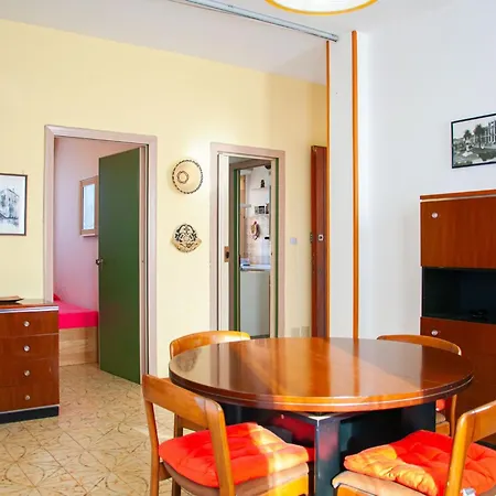 Guesthost - Cozy Flat With Terrace Near The אלגהרו