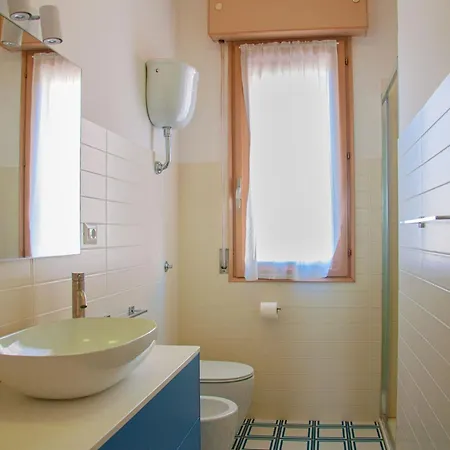 Guesthost - Cozy Flat With Terrace Near The אלגהרו