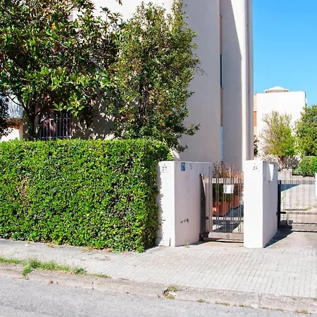 Guesthost - Cozy Flat With Terrace Near The *