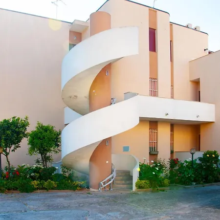 Guesthost - Cozy Flat With Terrace Near The דירה אלגהרו
